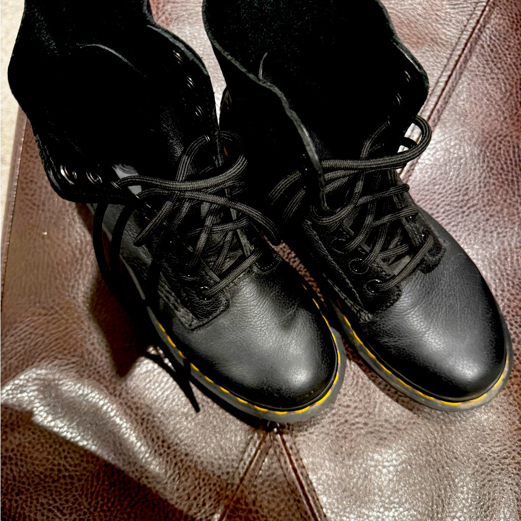 Doc Martens W6 1460 Women's Virginia Leather Boots